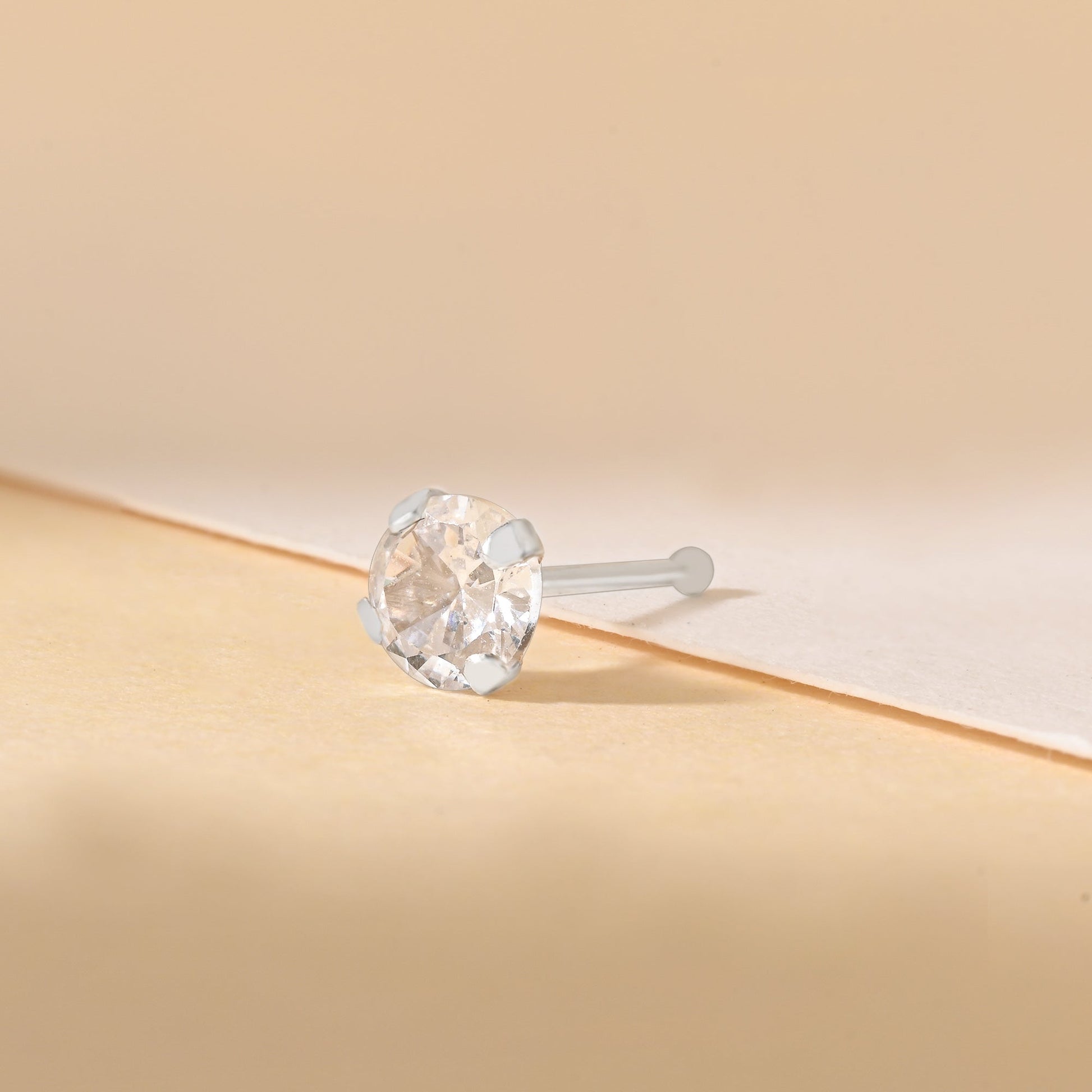 Bold Glint Nose Pin