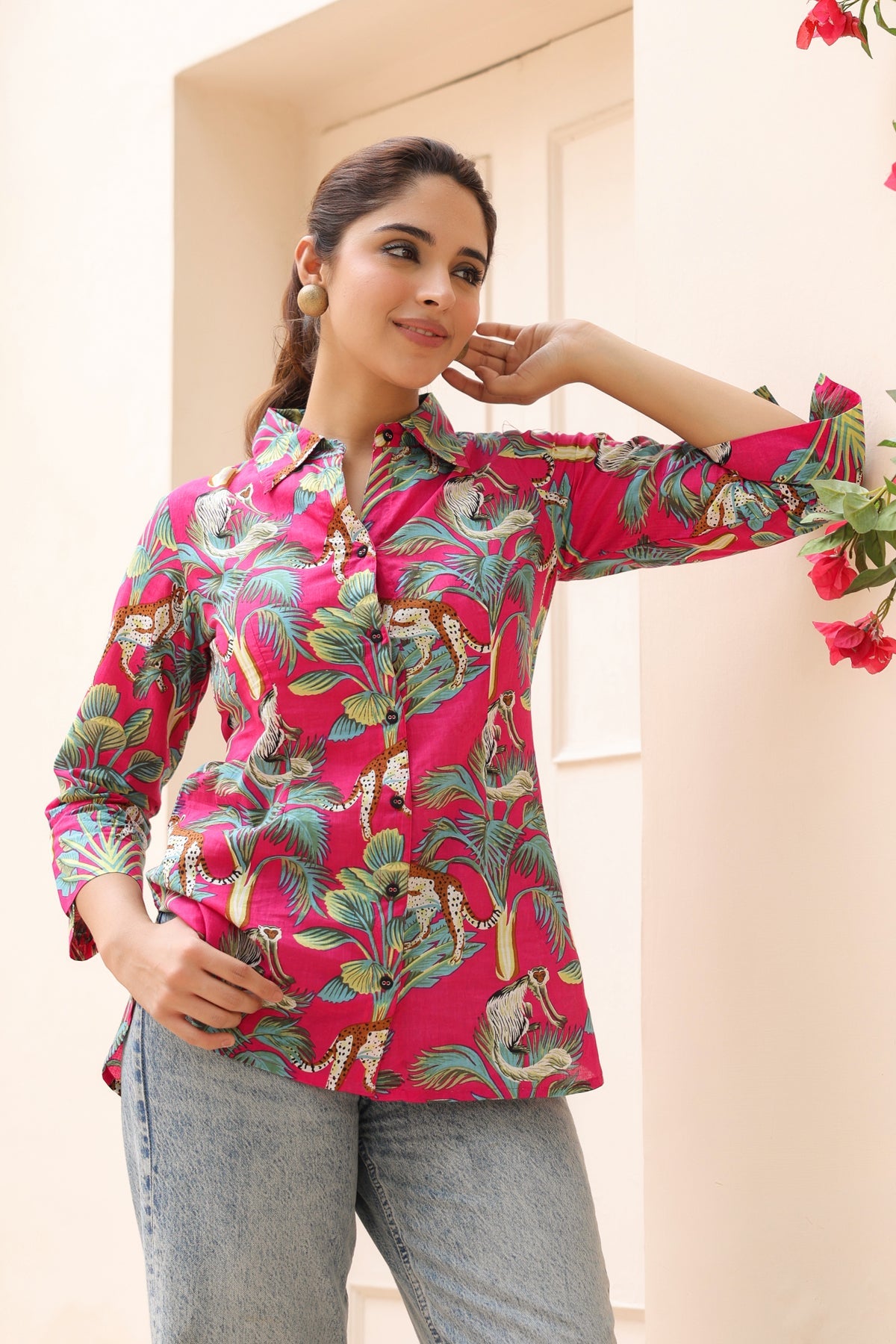 Chic animal print cotton top