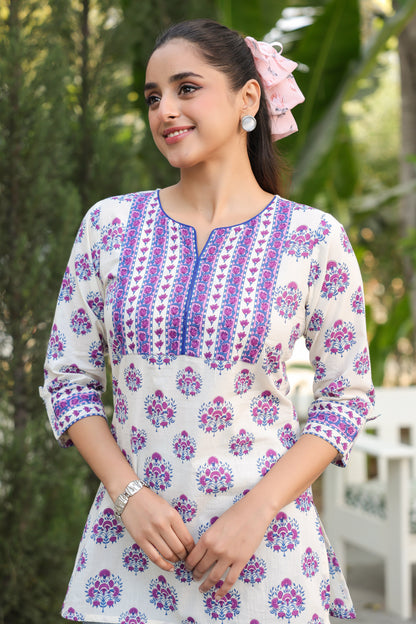 Comfortable round neck ethnic print cotton top for women