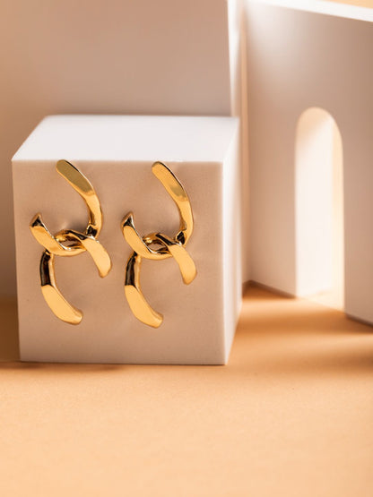 Textured Interlinked U Gold-Plated Drop Earrings