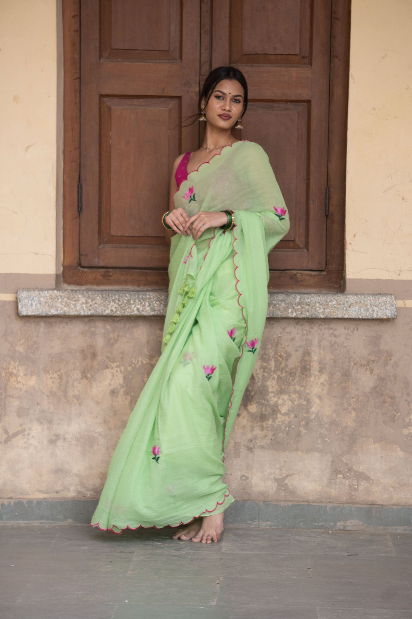 Mul Cotton Saree With Lotus Hand Embroidery