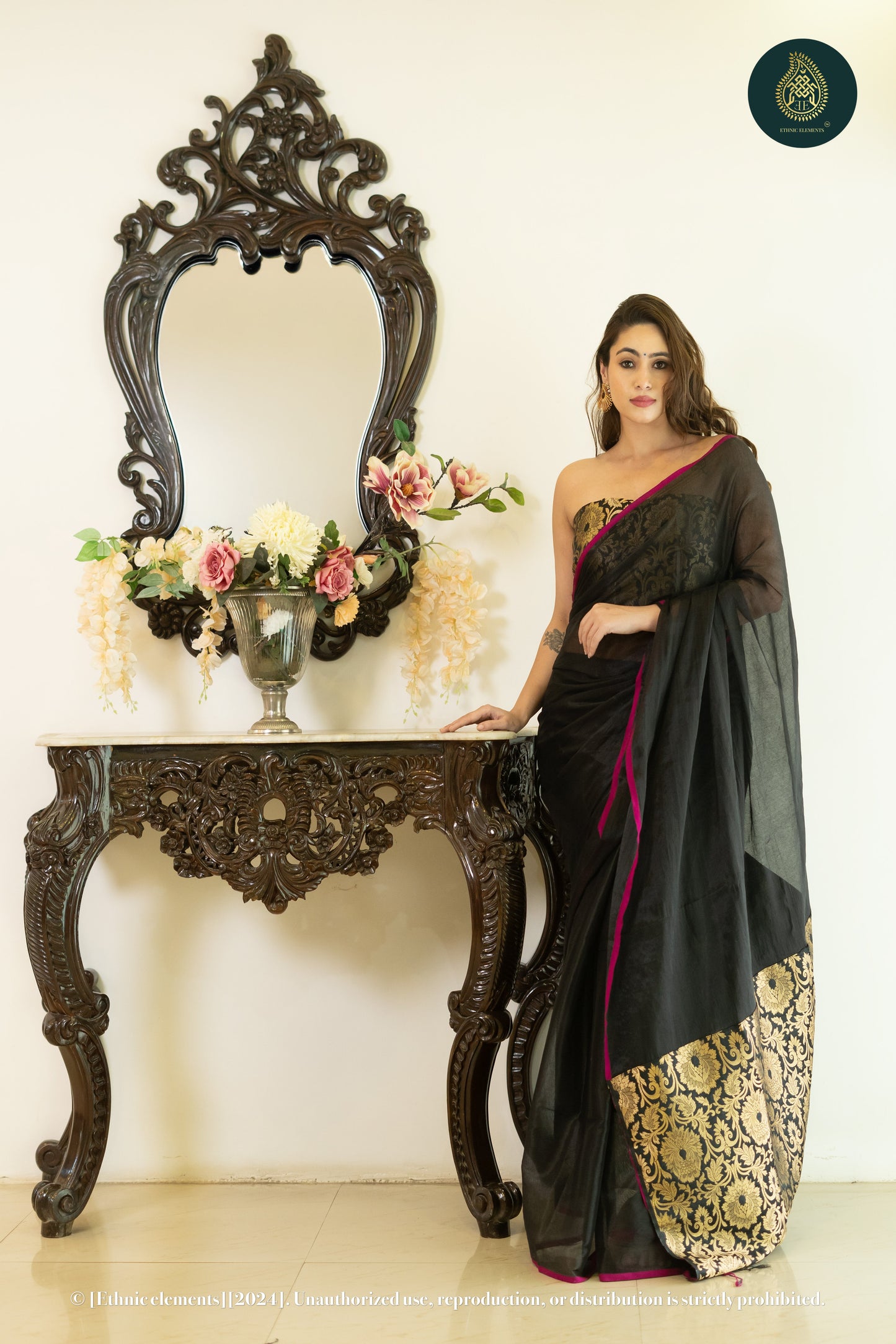 Queen'S Goldmere Tissue Silk Saree