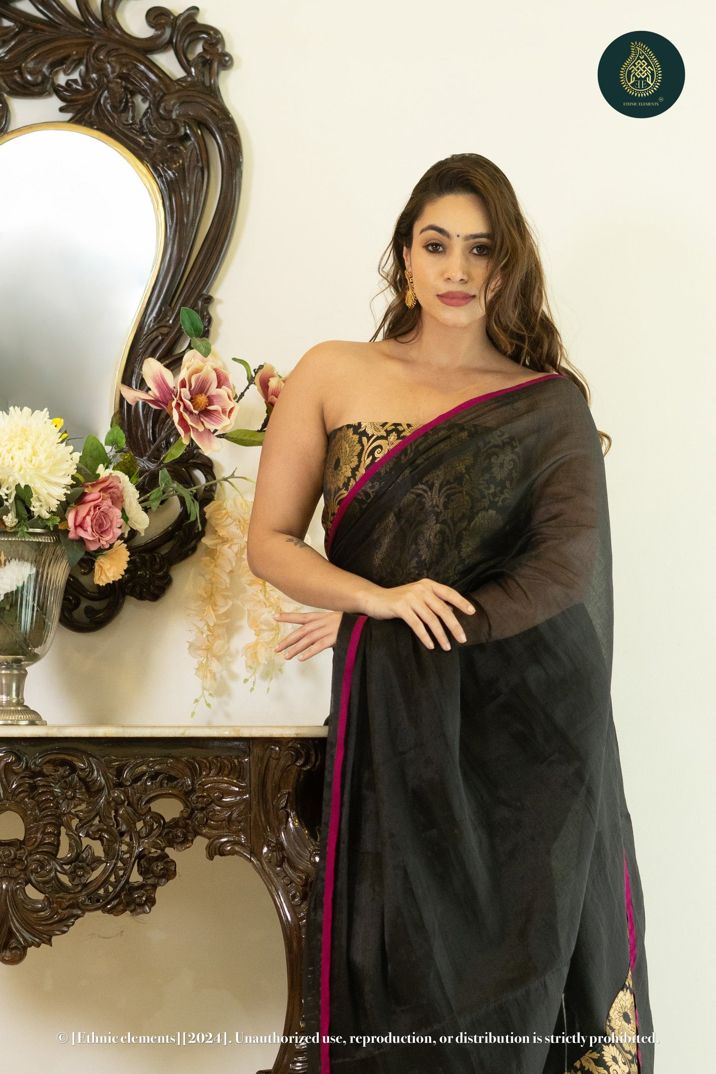 Queen'S Goldmere Tissue Silk Saree