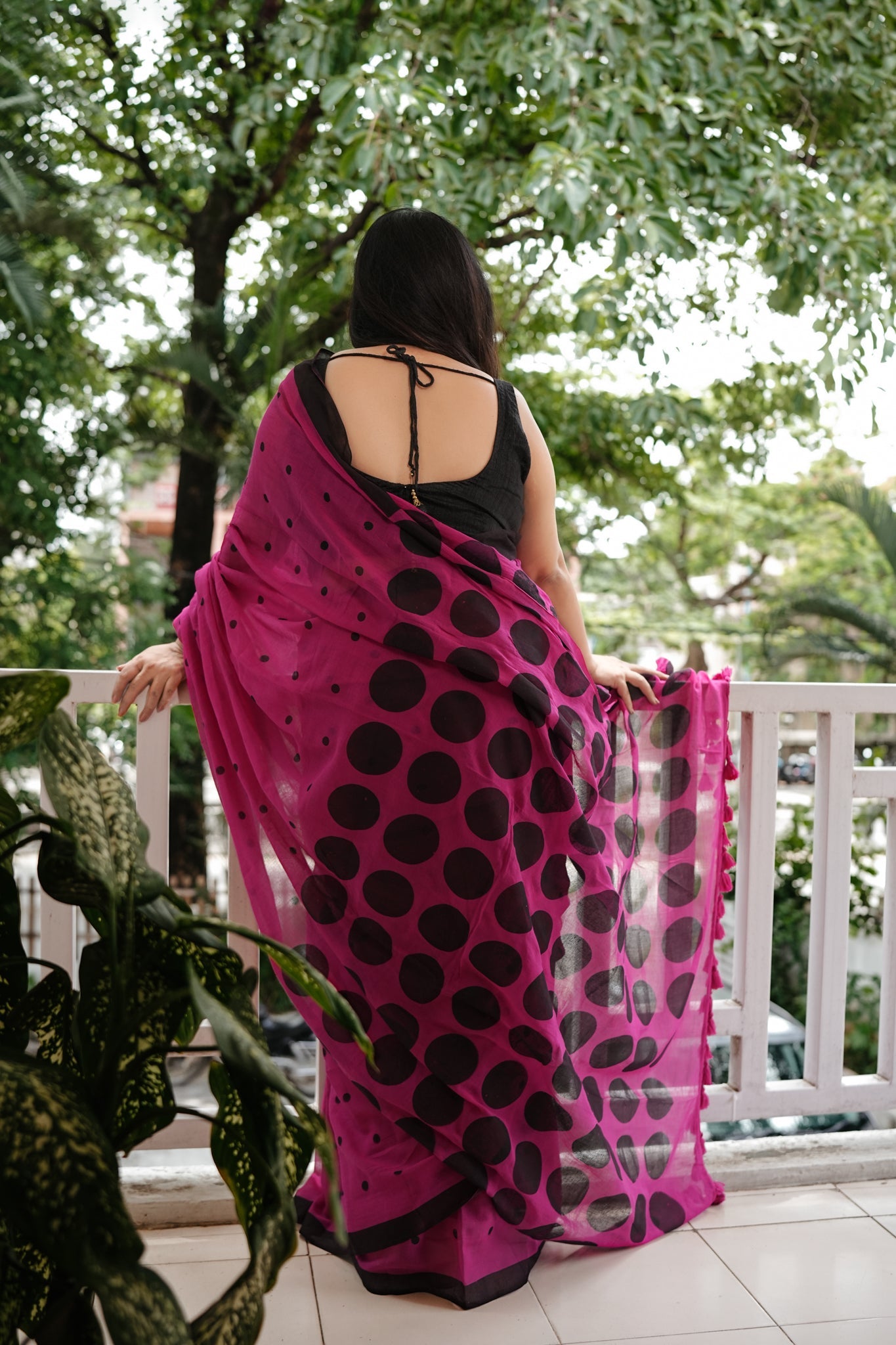 Mul Cotton Saree With Black Polka Twist