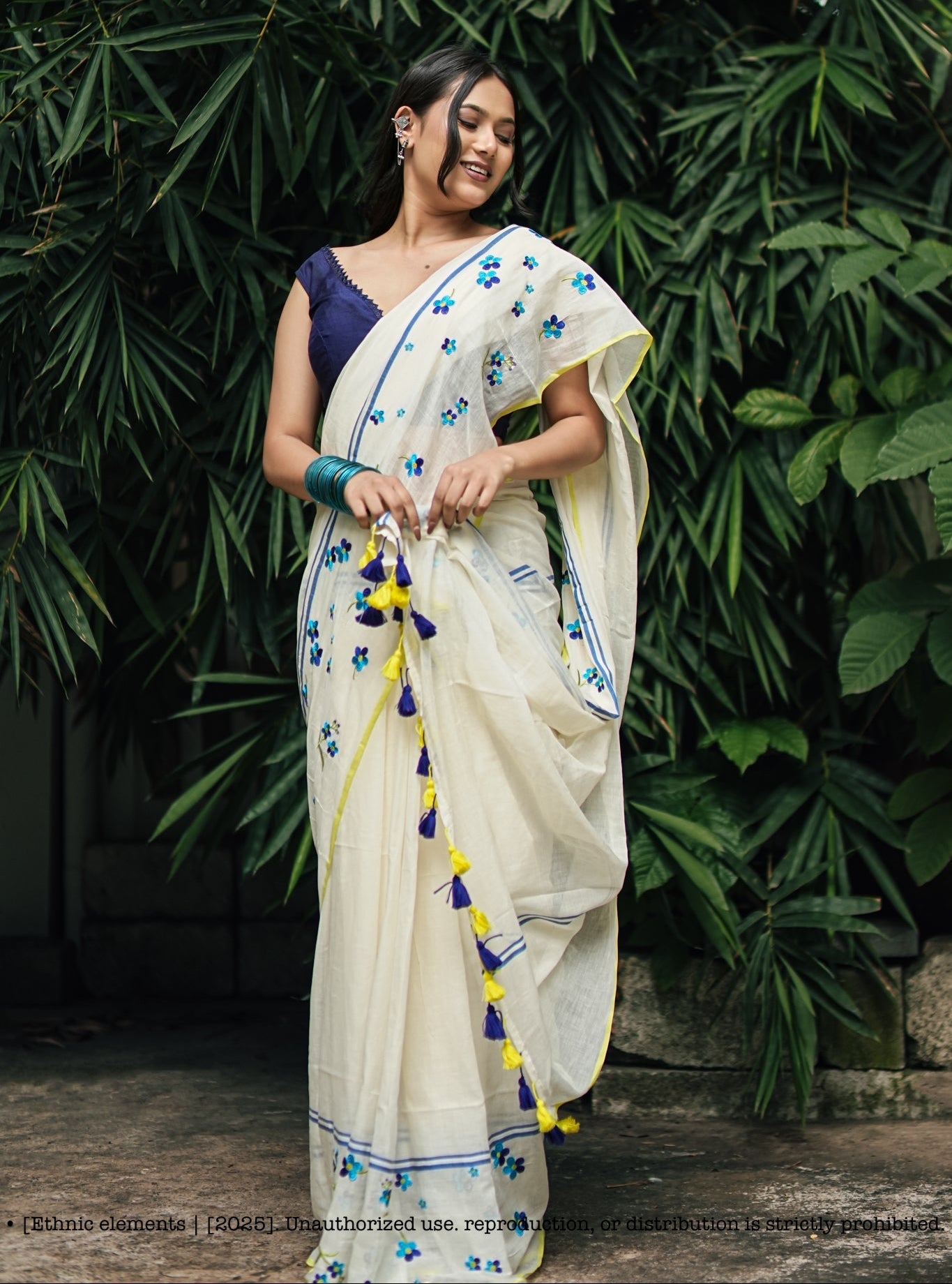 Blooms Mul Cotton Embroidered Saree