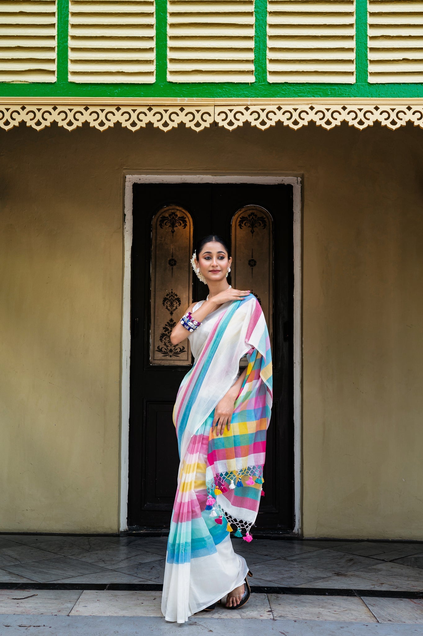 Mul Cotton Saree With White Rainbow Threads