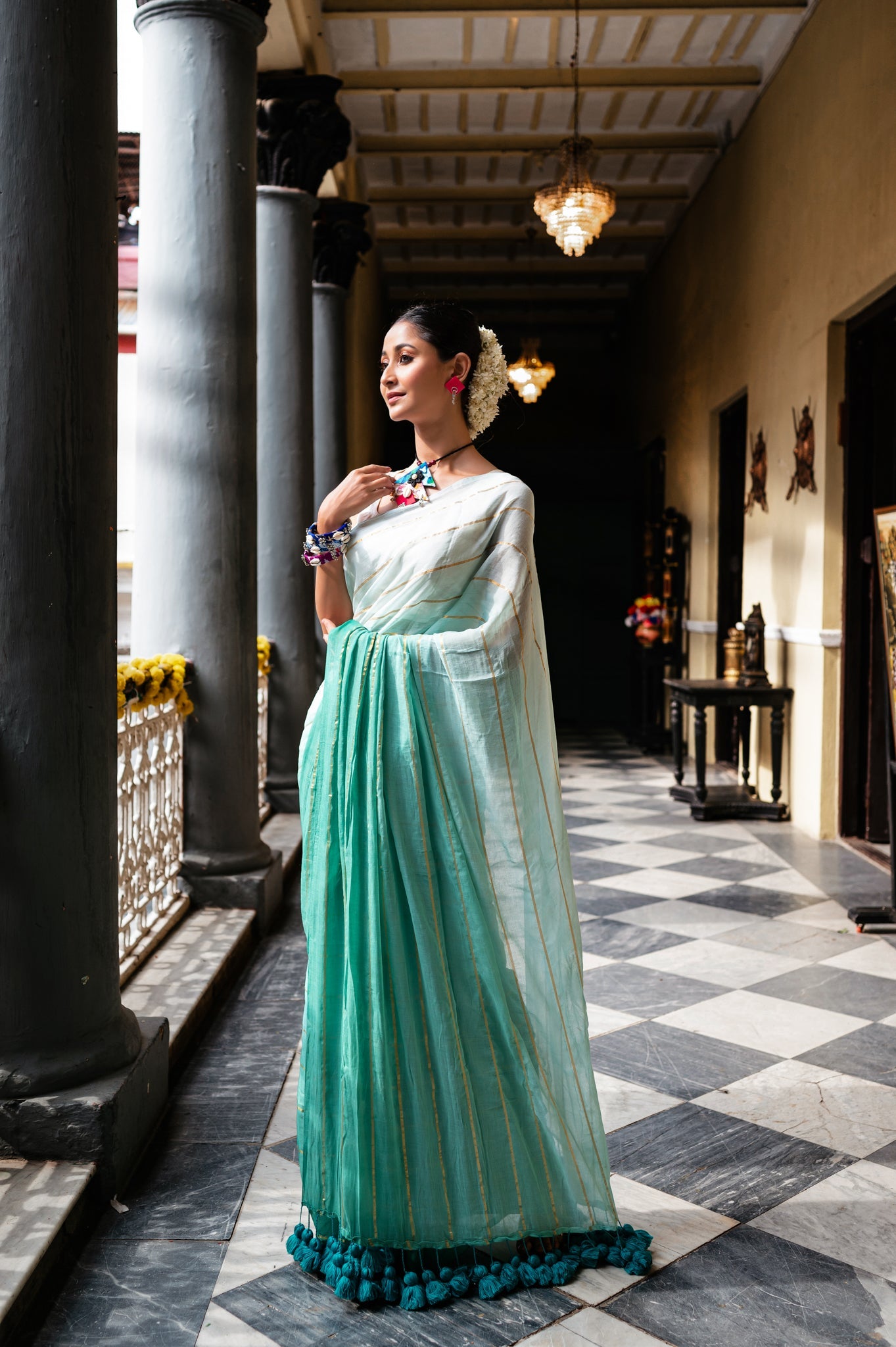 Mul Cotton Saree With Green Ombre Tones Zari