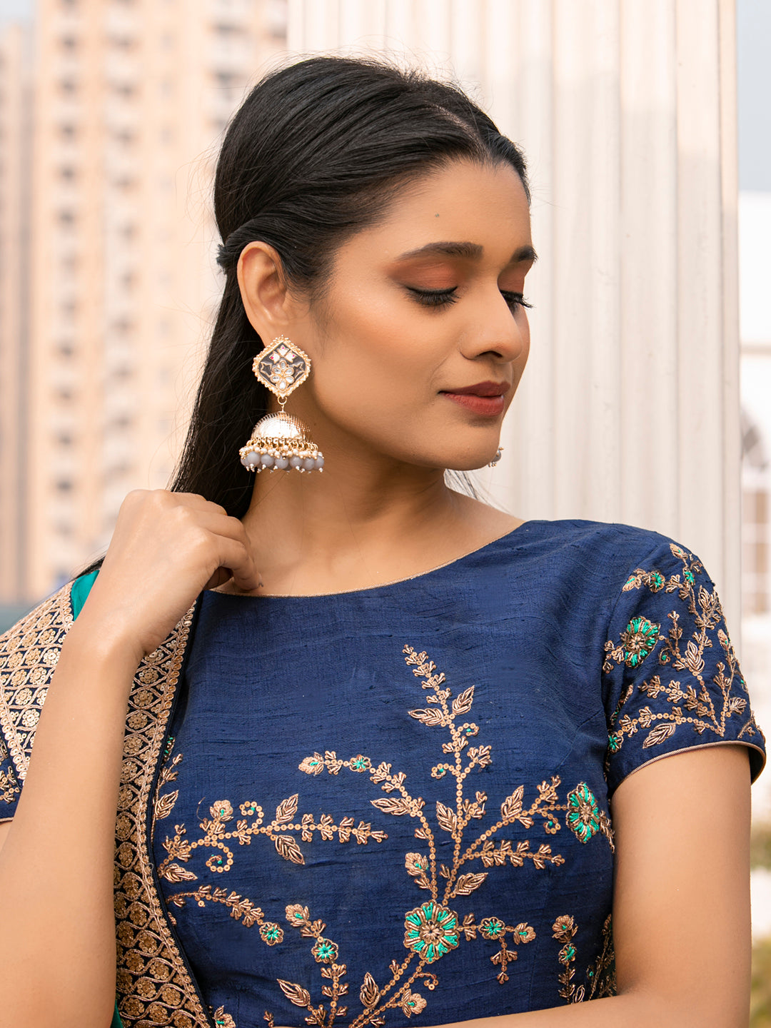 Grey Kundan Gold Plated Floral Jhumka Earrings