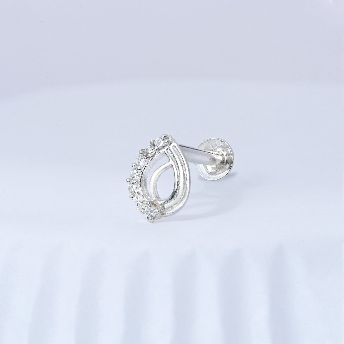 Leaf Curve Silver Nose Pin