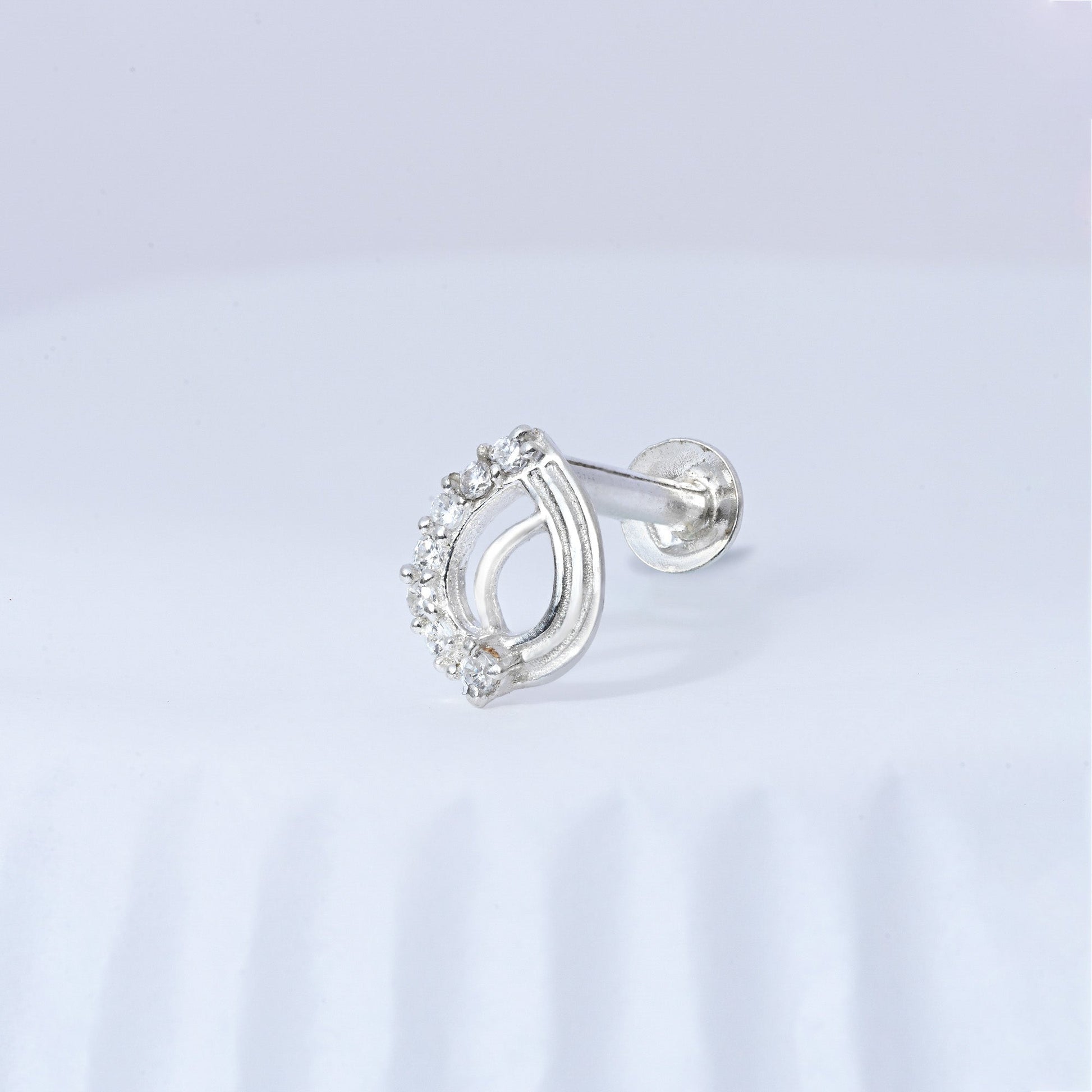 Leaf Curve Silver Nose Pin