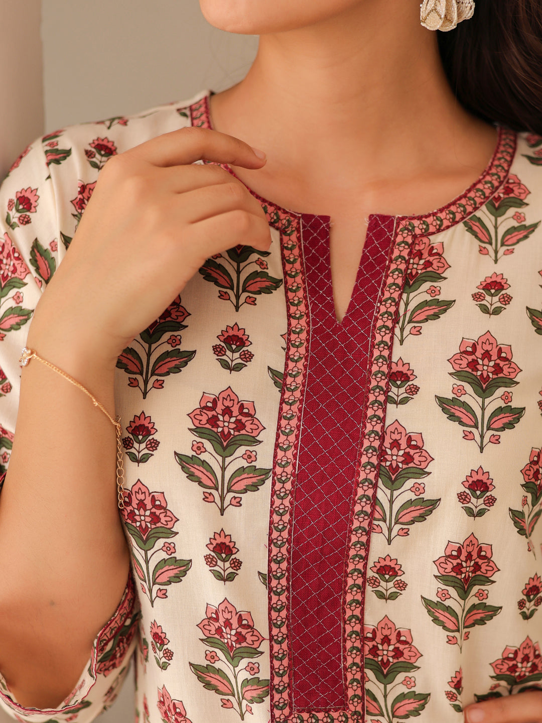 Elegant floral notch neck kurta