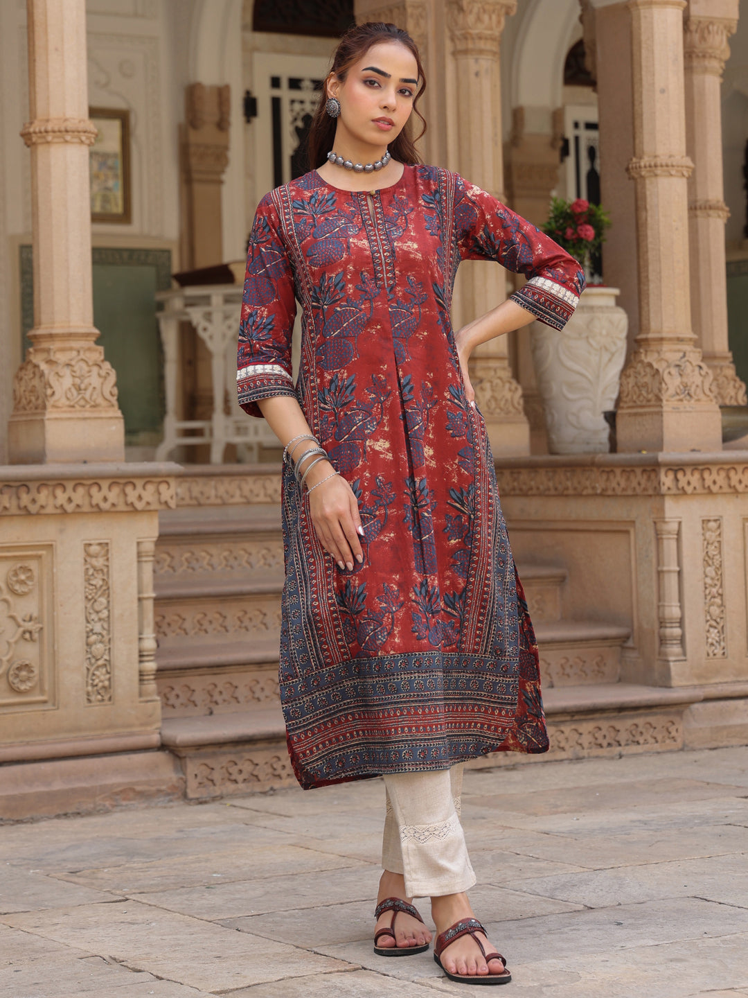 Floral embroidered women kurta
