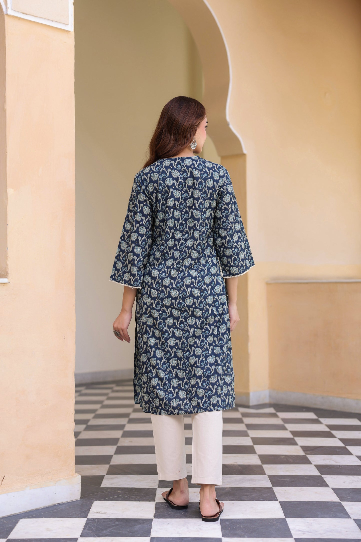 Floral ethnic straight kurta for women