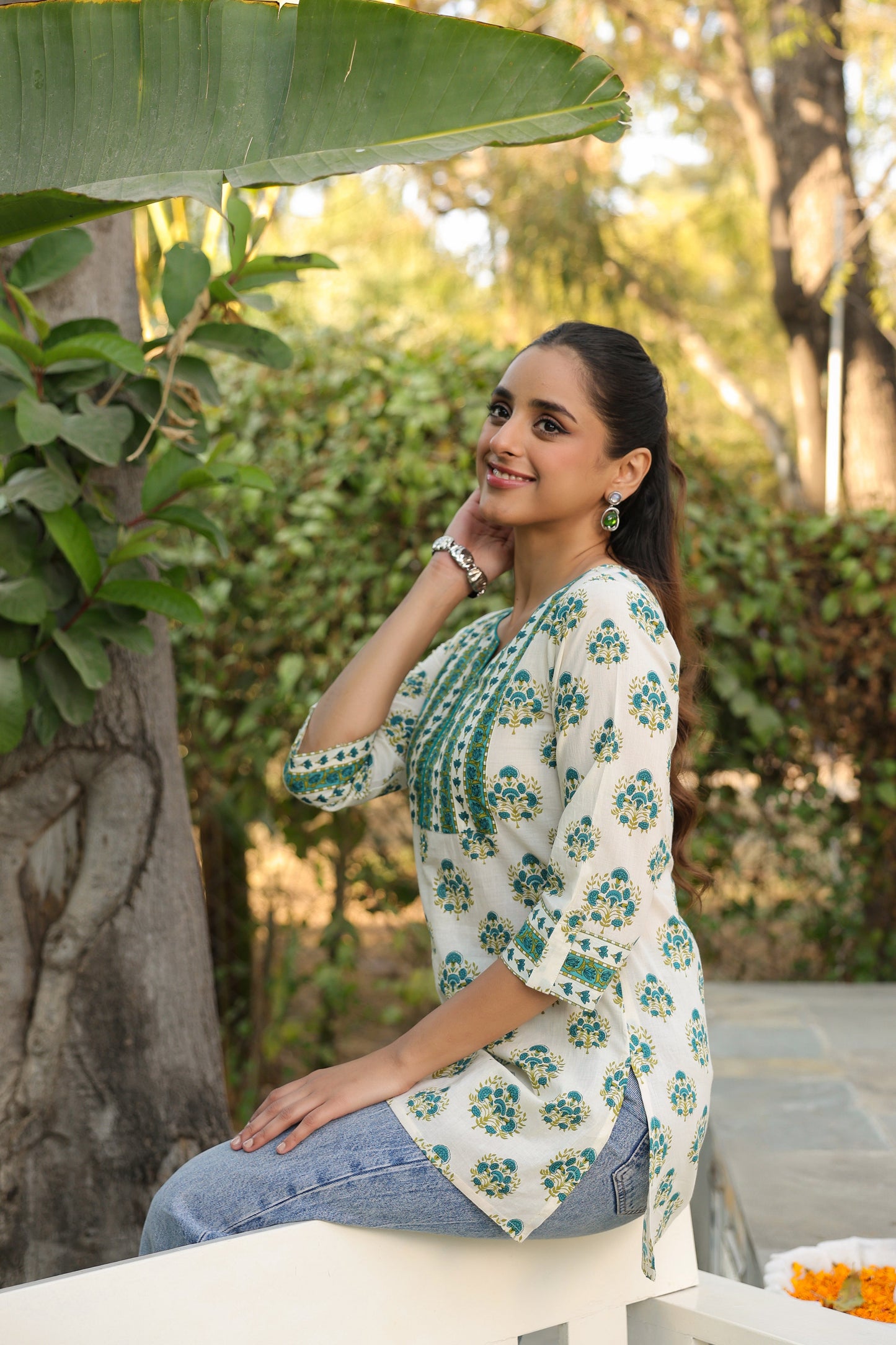 Floral print kurti with notch neck in breathable cotton