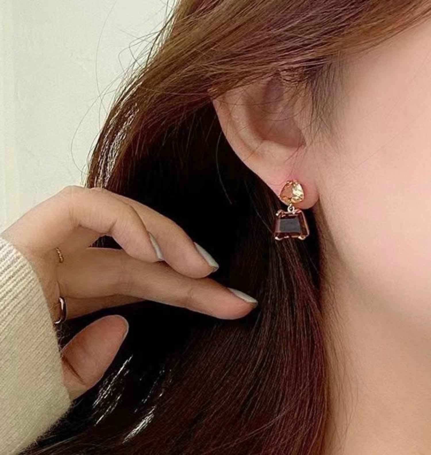 Ombre Blend Pin Drop Earrings JLT11754