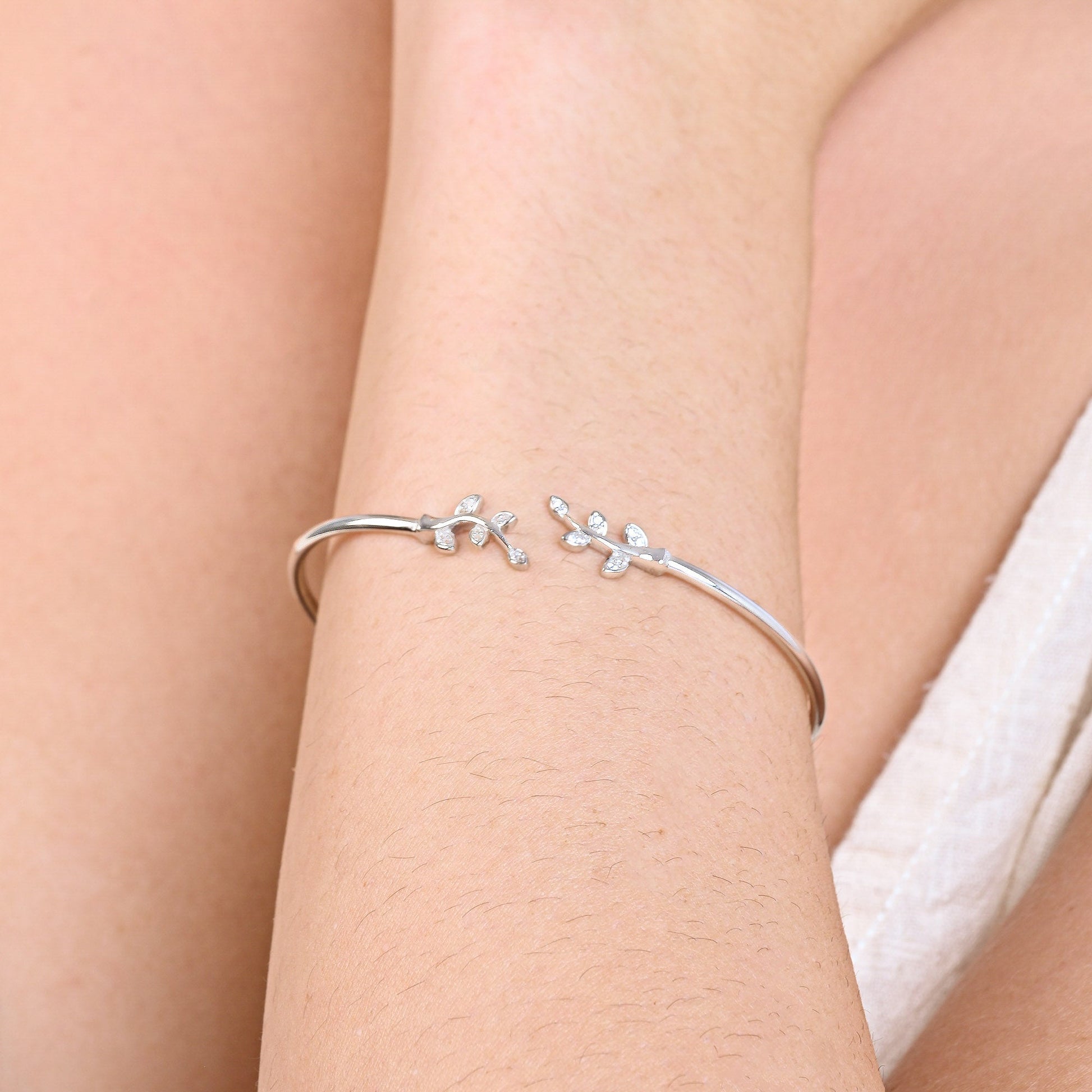 Leaflet Silver Kada