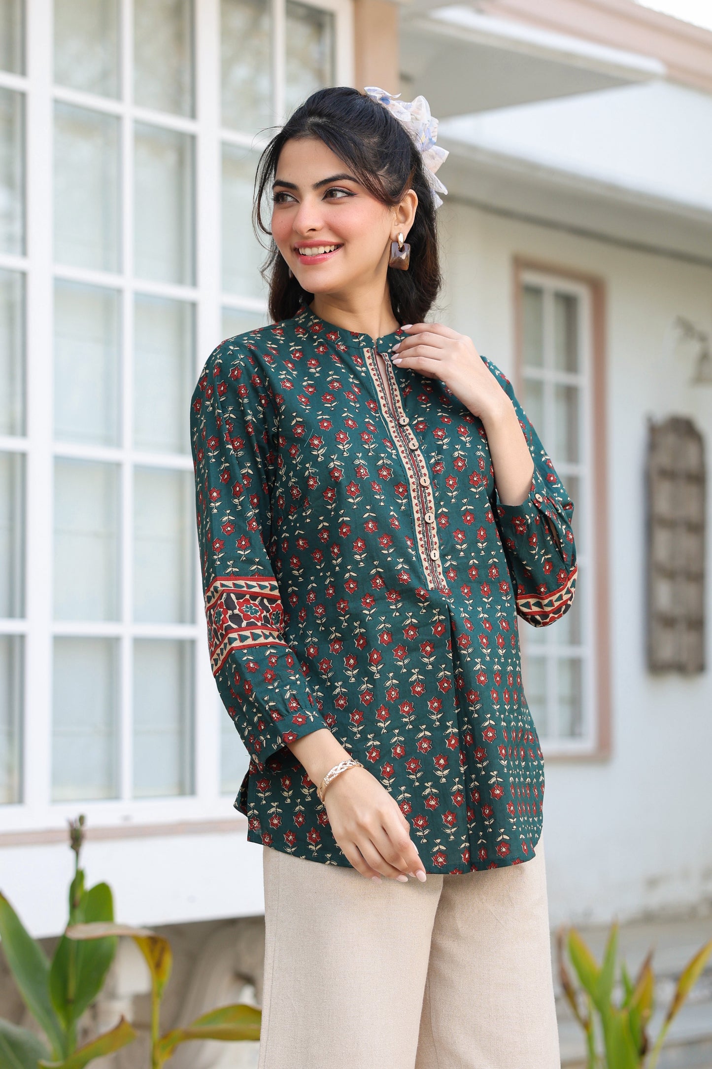 Green print mandarin collar top