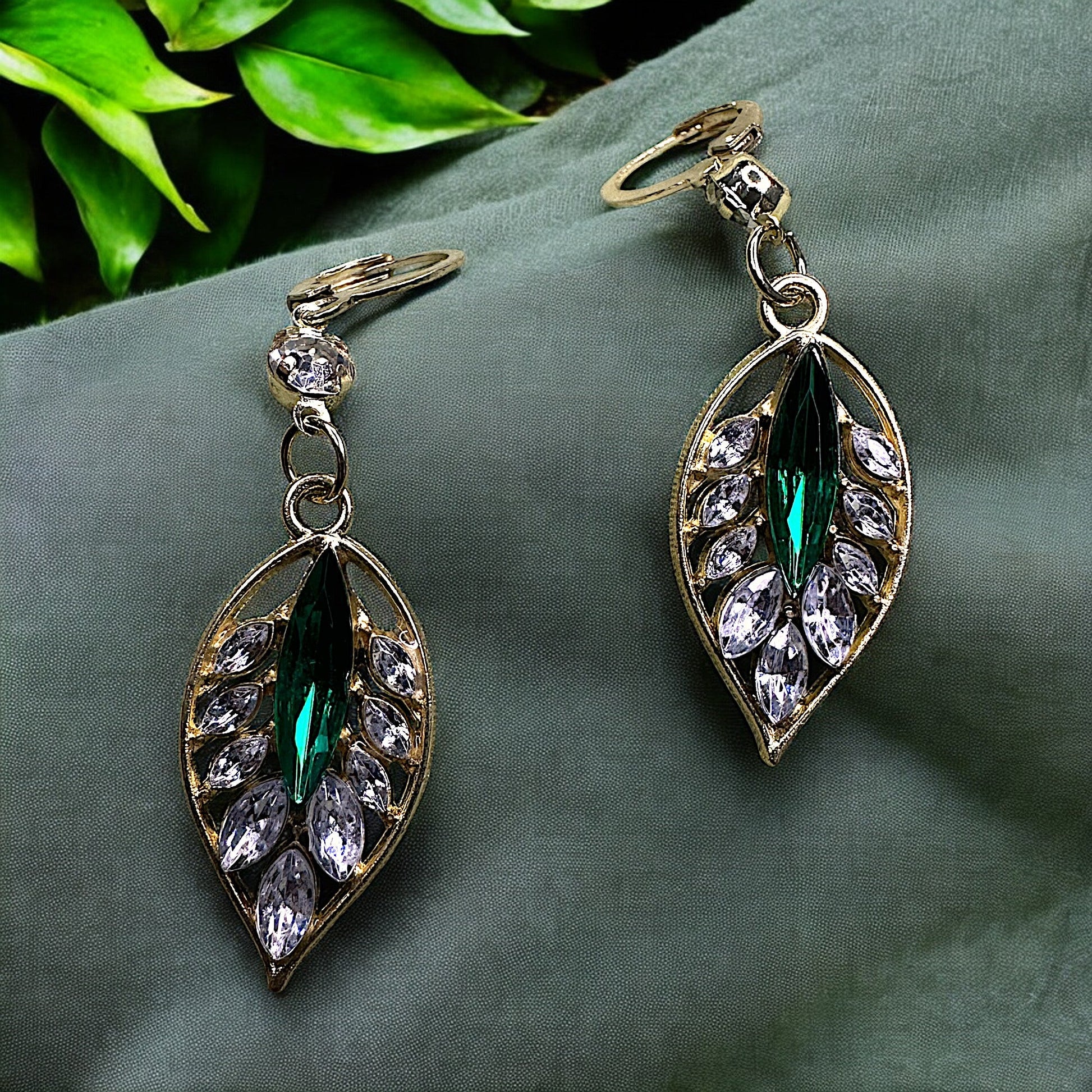 Green Leafy Danglers Earrings Ear Rings Earrings ethnic party Trincket Jewellry Jewelry Jewellery