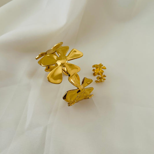 Ribbon Bloom Cuff Set