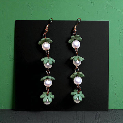 Flower and Bead Dangler Green Earrings bead casuals Ear Rings Earrings office party Trincket Jewellry Jewelry Jewellery