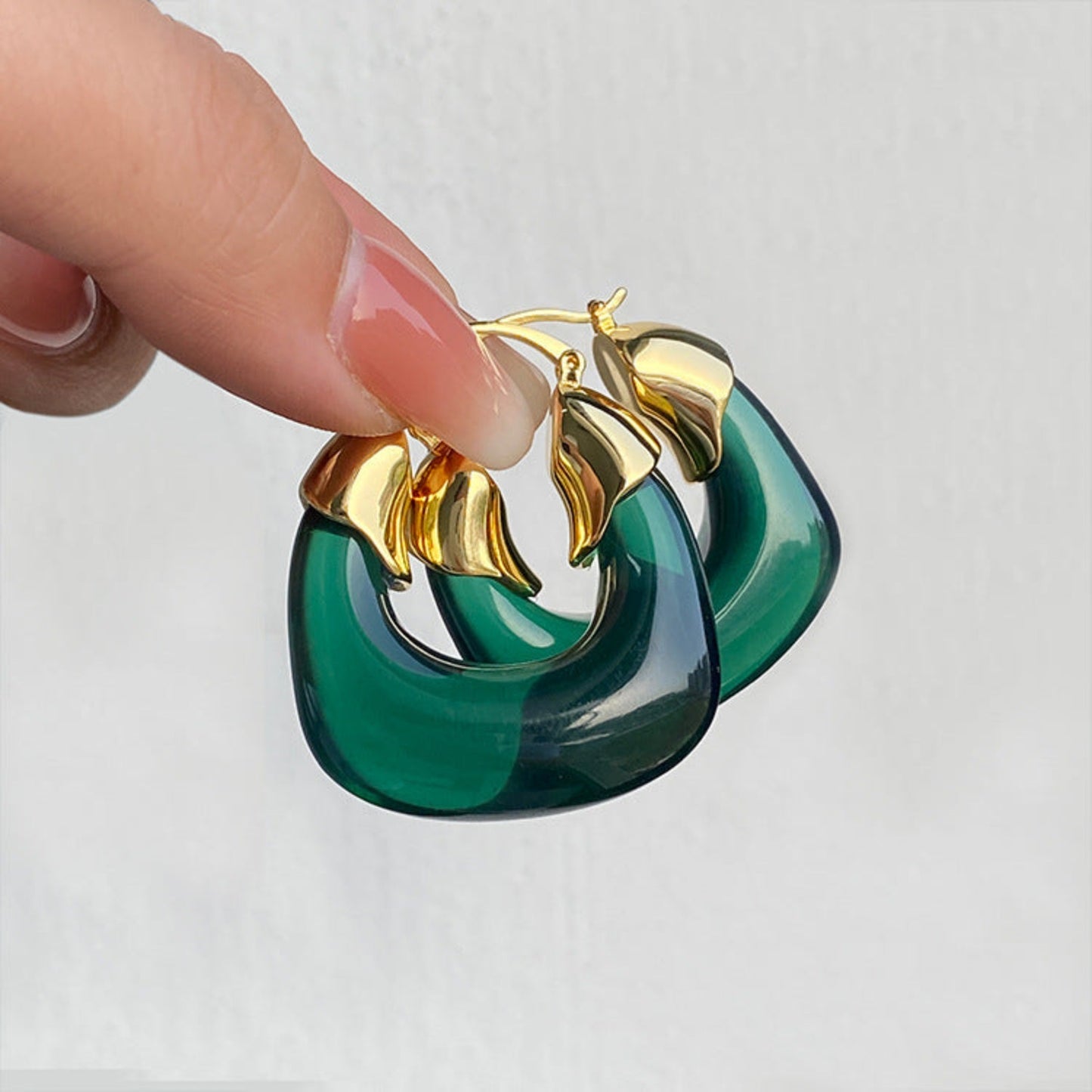 Green Sculptural Resin Hoop Earrings JLT13654
