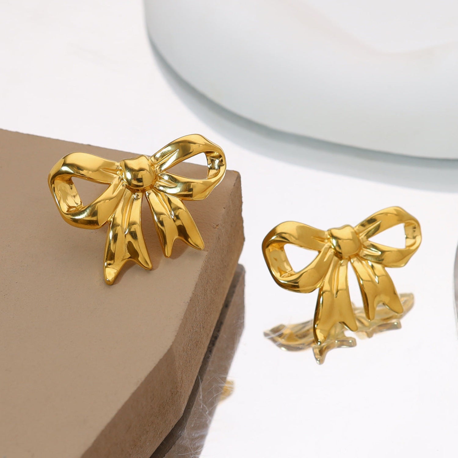Classy Prime Bow- Pin Earrings JLT12540