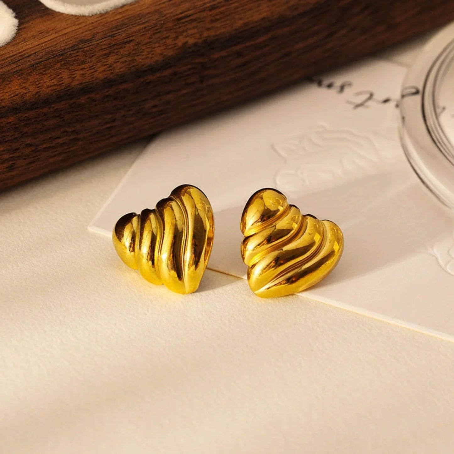 Ribbed Heart Studs Earrings JLT13058
