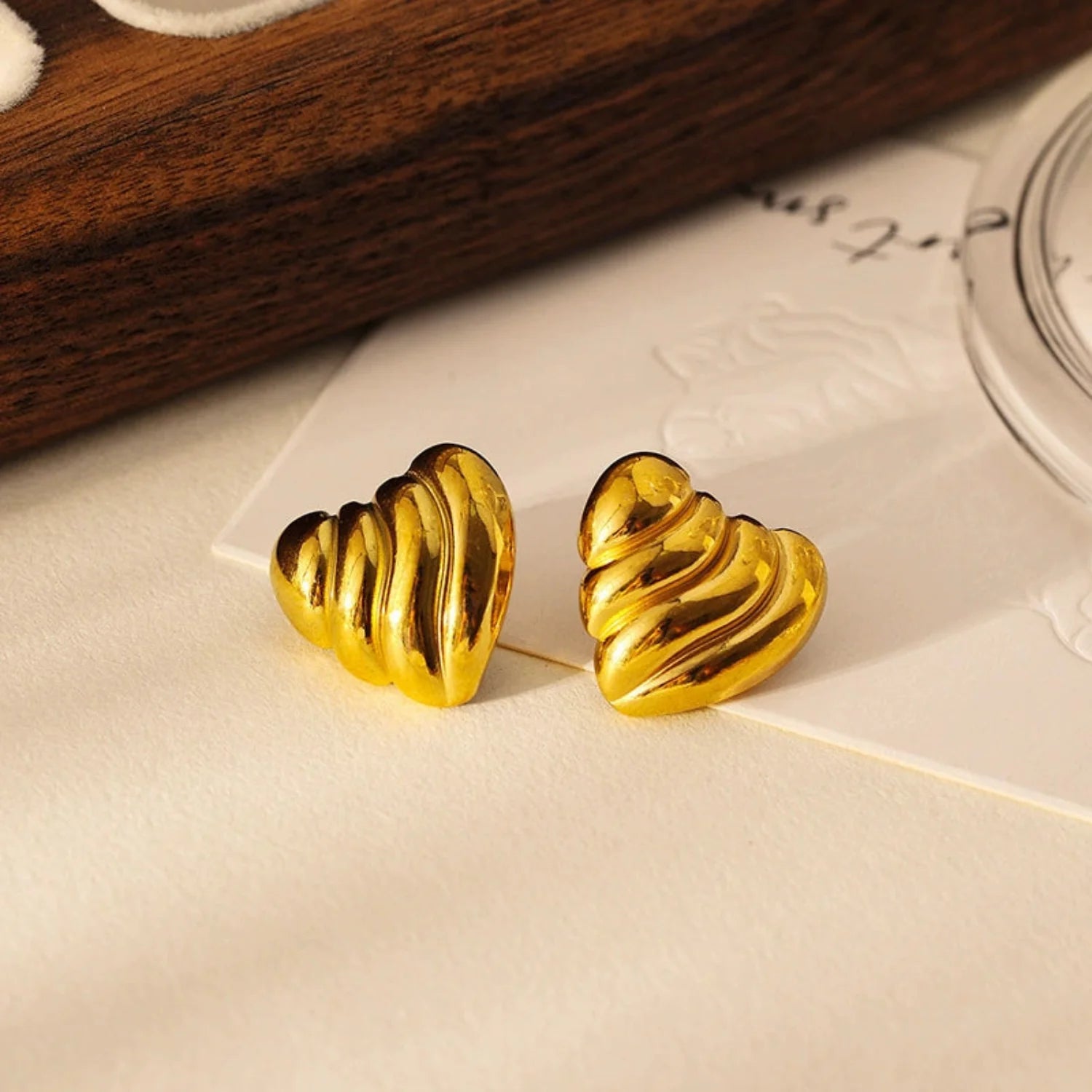 Ribbed Heart Studs Earrings JLT13058