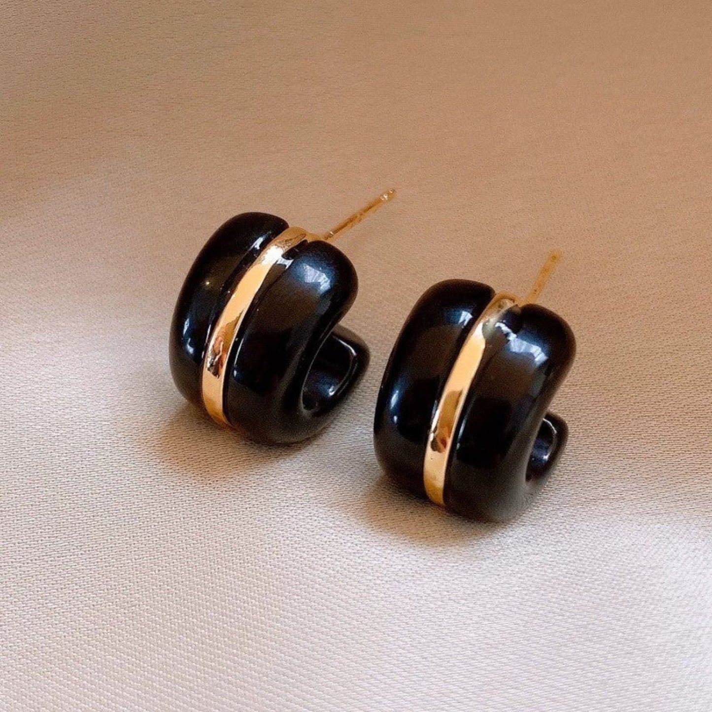 Modern Black Resin Hoops JLT13676