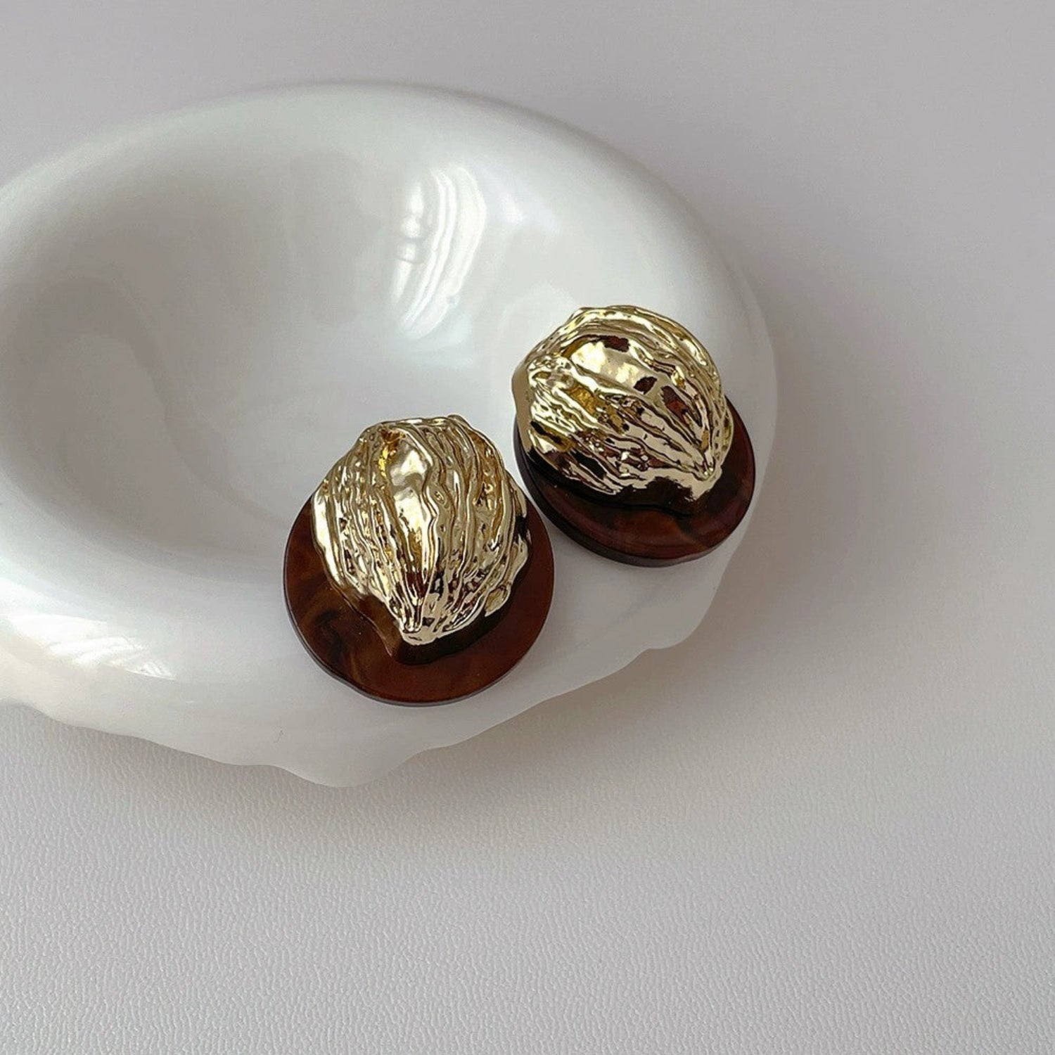Gold Sculptural Tortoise Stud Earrings JLT13702