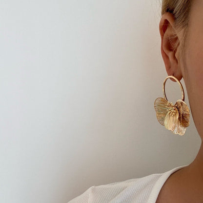 Gold Textured Floral Hoop Earrings JLT13802