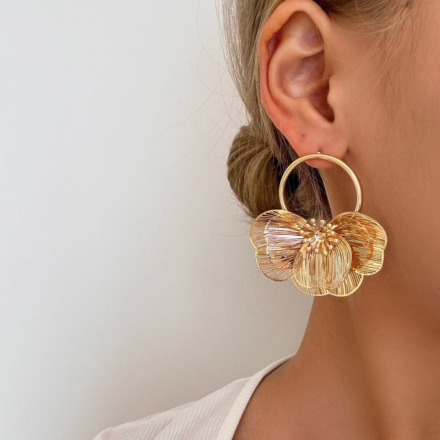 Gold Textured Floral Hoop Earrings JLT13802