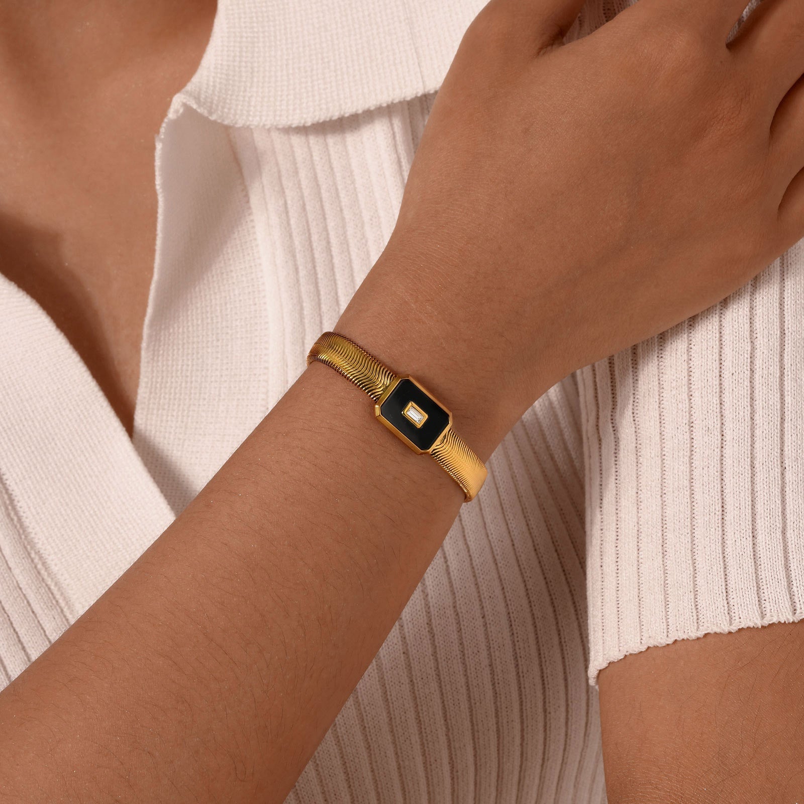 Luxe Black Enamel & Rectangular Stone Accent Gold-Toned Snake Chain Bracelet JLTB0857