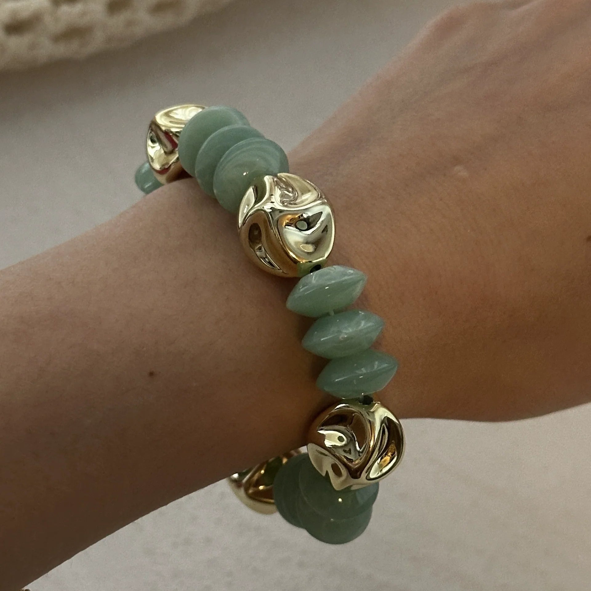 Just Lil Things Elegant Swirl Green and Gold Bead Bracelet JLTB0881