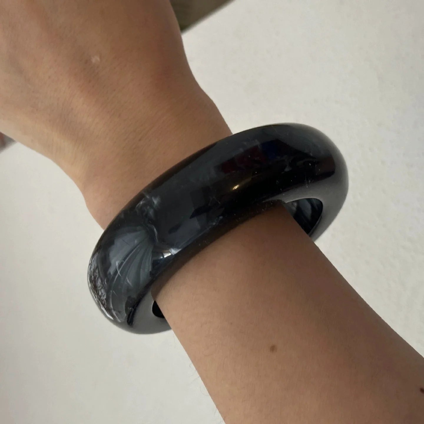 Just Lil Things Glossy Black Resin Bangle – Subtle Marbled Design JLTB0896