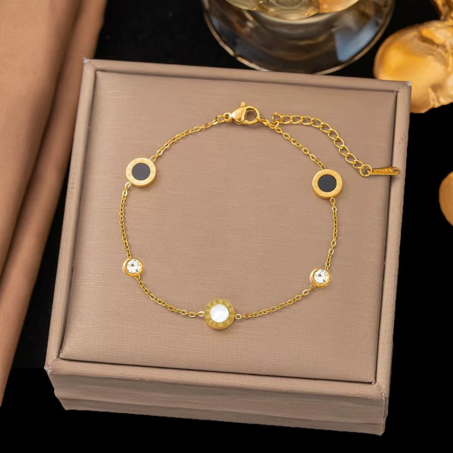 Gold Roman Numeral Station Bracelet JLTB1059