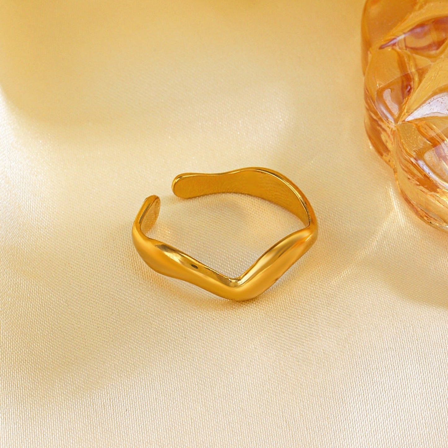Gold Minimalist Wavy Adjustable Ring JLTR0743