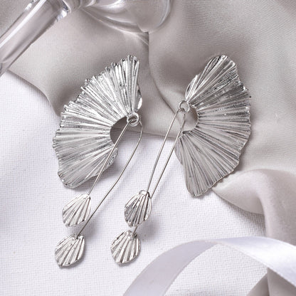 Silver Flair Drop Earring