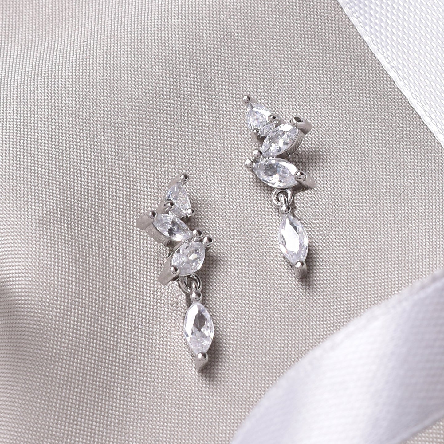 Lost in Leaf Silver Earring