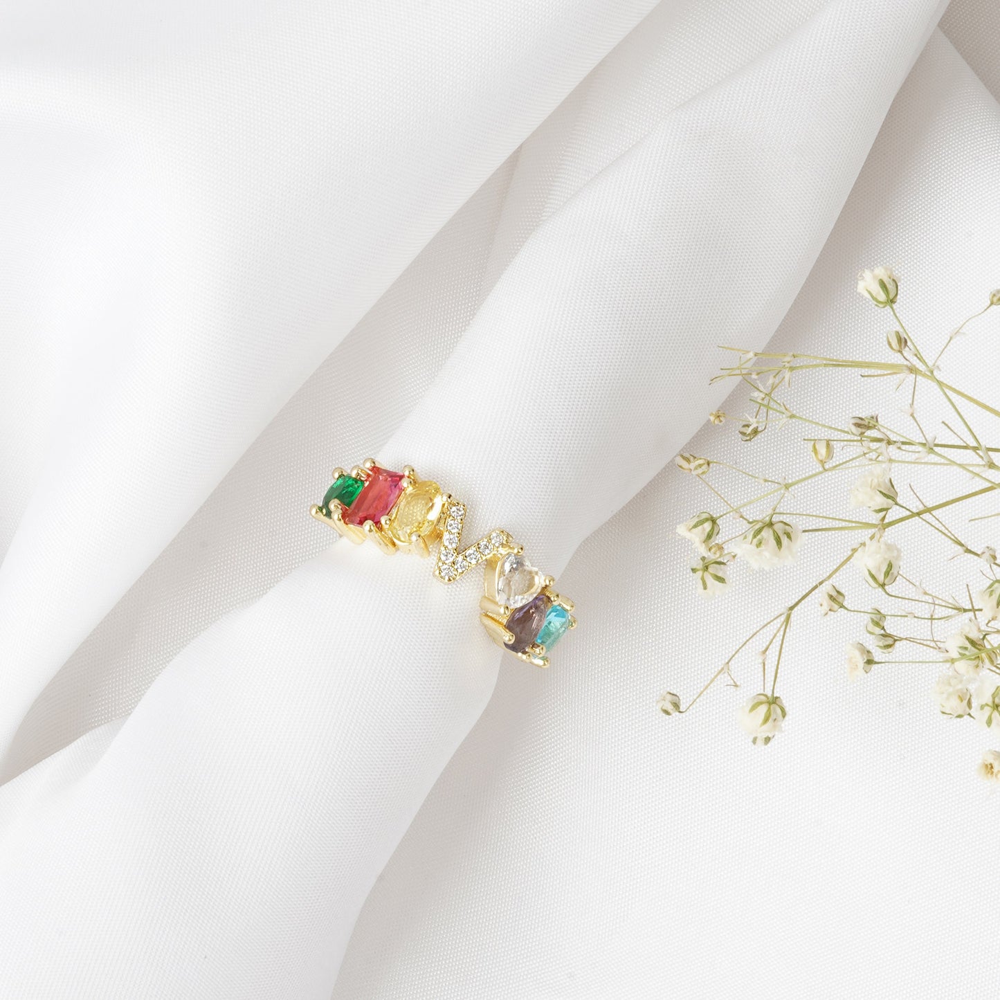 Lowe Multicolour Alphabet V Ring