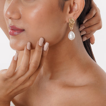 Pearla Gold Earrings