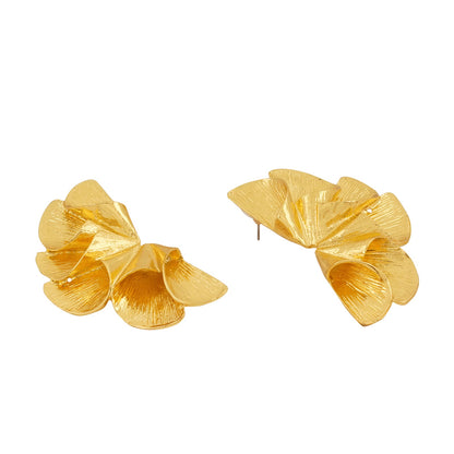 Lycoris Gold Earrings