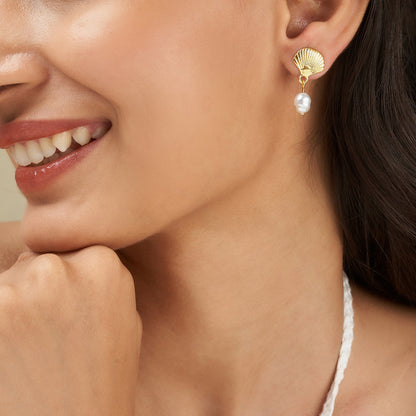 Zuma Seashell Gold Earrings