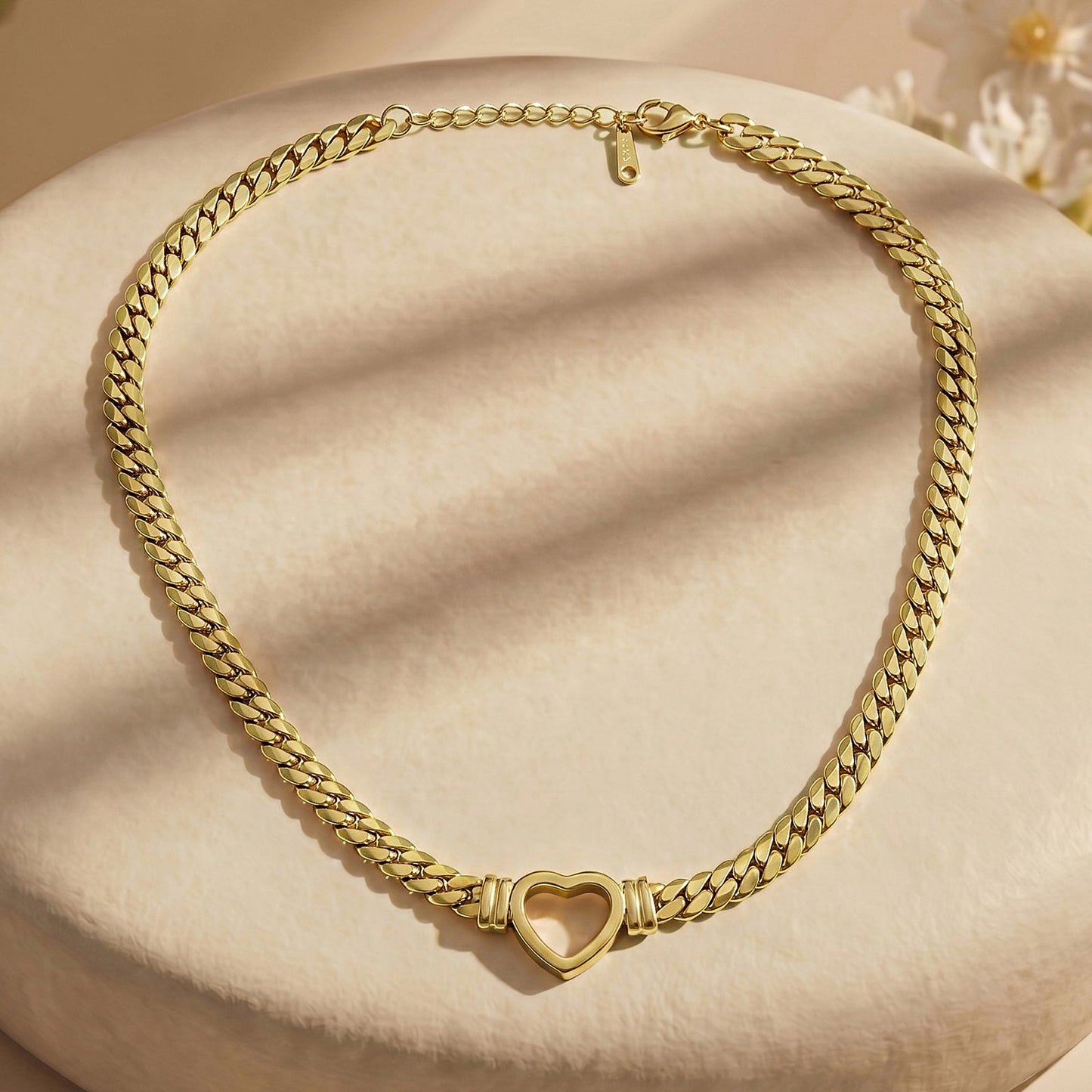 Swaya Gold Love Necklace