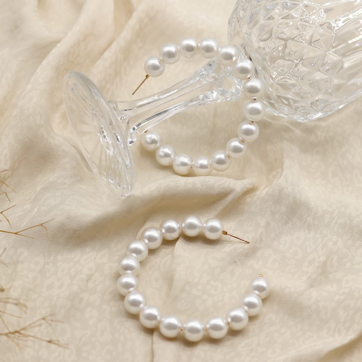 Glitzy Pearls Hoop Earrings - Joker & Witch