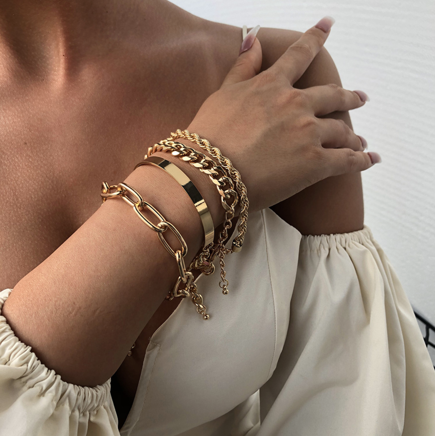 We Twist Gold Set of 4 Bracelets
