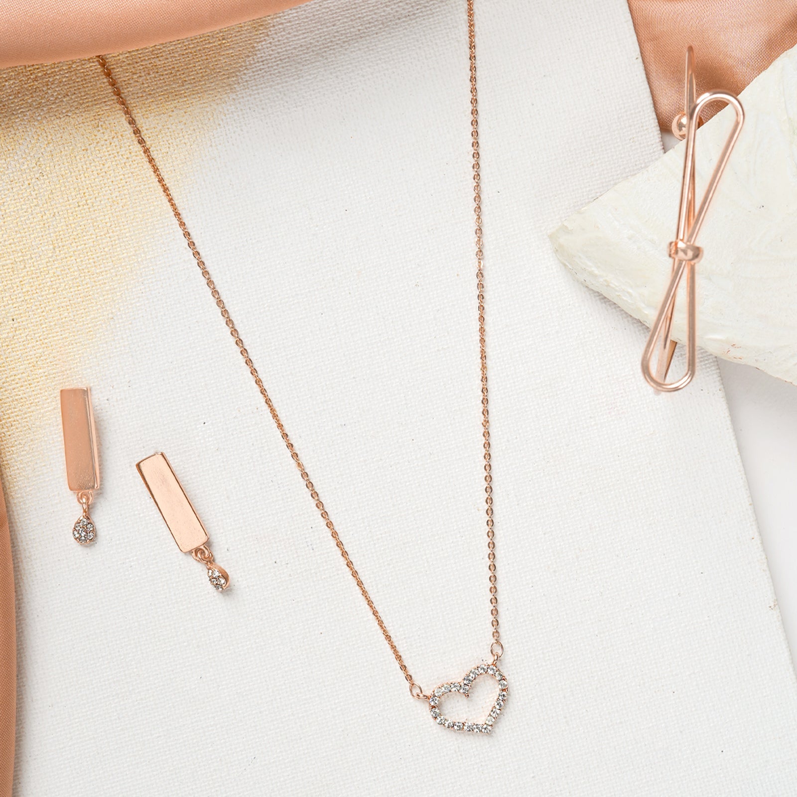 Dara Jewelry Set