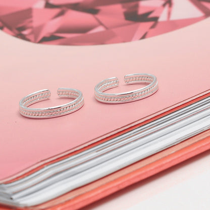 Ribbed Band Adjustable Toe Ring