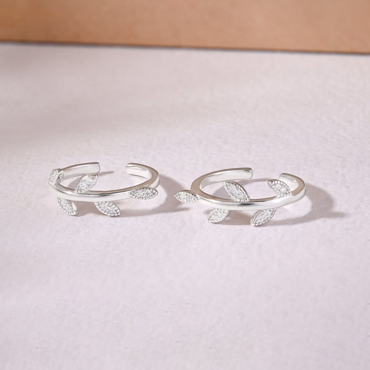 silver toe ring