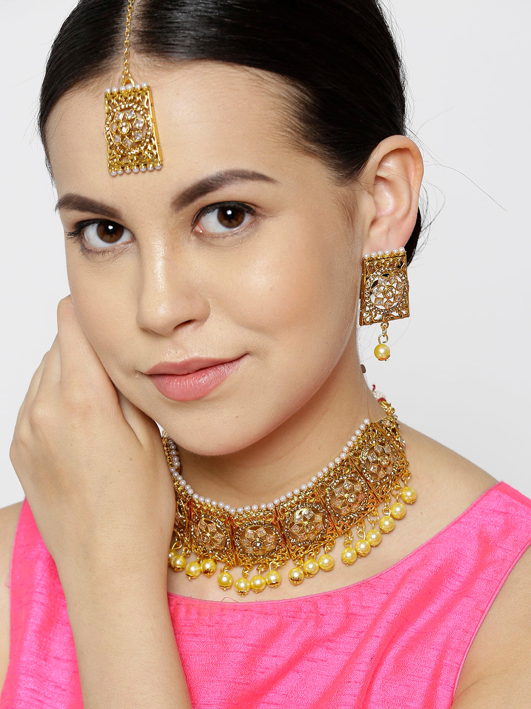 White Beads Pearls Kundan Gold Plated MaangTika Choker